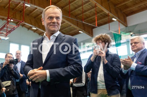  24.04.2023 TARNOBRZEG <br />
SPOTKANIE PRZEWODNICZACEGO PLATFORMY OBYWATELSKIEJ DONALDA TUSKA Z MIESZKANCAMI TARNOBRZEGA <br />
N/Z DONALD TUSK<br />
 