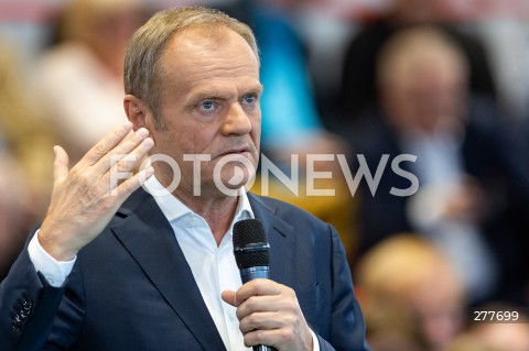  24.04.2023 TARNOBRZEG <br />
SPOTKANIE PRZEWODNICZACEGO PLATFORMY OBYWATELSKIEJ DONALDA TUSKA Z MIESZKANCAMI TARNOBRZEGA <br />
N/Z DONALD TUSK<br />
 