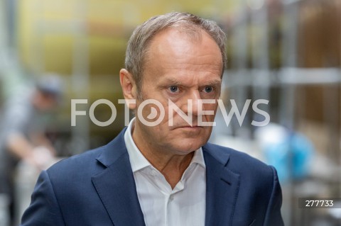  25.04.2023 ROPCZYCE<br />
SPOTKANIE PRZEWODNICZACEGO PLATFORMY OBYWATELSKIEJ DONALDA TUSKA Z PRZEDSIEBIORCAMI W FIRMIE REGA YACHT <br />
N/Z DONALD TUSK<br />
 