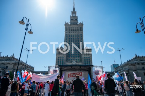  01.05.2023 WARSZAWA<br />
POCHOD PIERWSZOMAJOWY LEWICY I OPZZ<br />
GODNA PRACA GODNE ZYCIE<br />
N/Z UCZESTNICY ZGROMADZENIA<br />
FOT. MARCIN BANASZKIEWICZ/FOTONEWS 