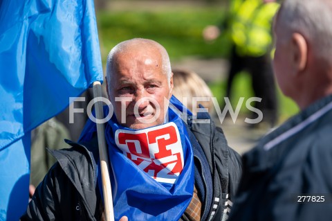  01.05.2023 WARSZAWA<br />
POCHOD PIERWSZOMAJOWY LEWICY I OPZZ<br />
GODNA PRACA GODNE ZYCIE<br />
N/Z UCZESTNICY ZGROMADZENIA<br />
FOT. MARCIN BANASZKIEWICZ/FOTONEWS 