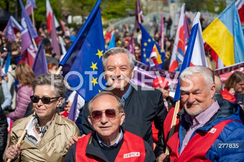  01.05.2023 WARSZAWA<br />
POCHOD PIERWSZOMAJOWY LEWICY I OPZZ<br />
GODNA PRACA GODNE ZYCIE<br />
N/Z ROBERT BIEDRON<br />
FOT. MARCIN BANASZKIEWICZ/FOTONEWS 