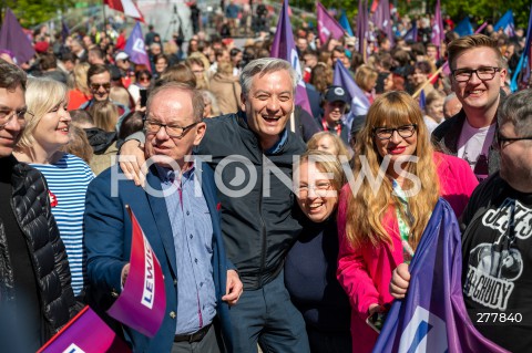  01.05.2023 WARSZAWA<br />
POCHOD PIERWSZOMAJOWY LEWICY I OPZZ<br />
GODNA PRACA GODNE ZYCIE<br />
N/Z WIESLAW BUZ ROBERT BIEDRON<br />
FOT. MARCIN BANASZKIEWICZ/FOTONEWS 