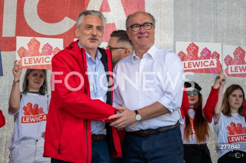  01.05.2023 WARSZAWA<br />
POCHOD PIERWSZOMAJOWY LEWICY I OPZZ<br />
GODNA PRACA GODNE ZYCIE<br />
N/Z PIOTR OSTROWSKI WLODZIMIERZ CZARZASTY<br />
FOT. MARCIN BANASZKIEWICZ/FOTONEWS 