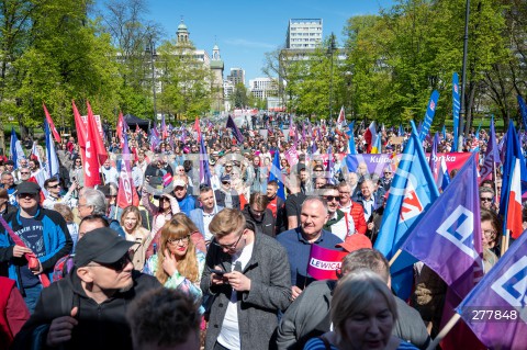  01.05.2023 WARSZAWA<br />
POCHOD PIERWSZOMAJOWY LEWICY I OPZZ<br />
GODNA PRACA GODNE ZYCIE<br />
N/Z UCZESTNICY ZGROMADZENIA<br />
FOT. MARCIN BANASZKIEWICZ/FOTONEWS 