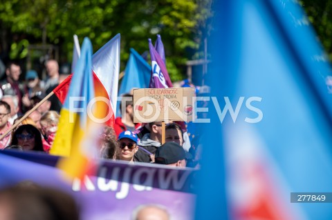  01.05.2023 WARSZAWA<br />
POCHOD PIERWSZOMAJOWY LEWICY I OPZZ<br />
GODNA PRACA GODNE ZYCIE<br />
N/Z UCZESTNICY ZGROMADZENIA<br />
FOT. MARCIN BANASZKIEWICZ/FOTONEWS 