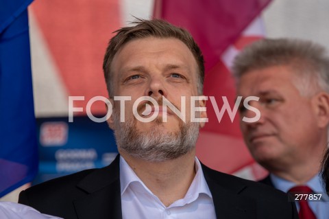  01.05.2023 WARSZAWA<br />
POCHOD PIERWSZOMAJOWY LEWICY I OPZZ<br />
GODNA PRACA GODNE ZYCIE<br />
N/Z ADRIAN ZANDBERG<br />
FOT. MARCIN BANASZKIEWICZ/FOTONEWS 