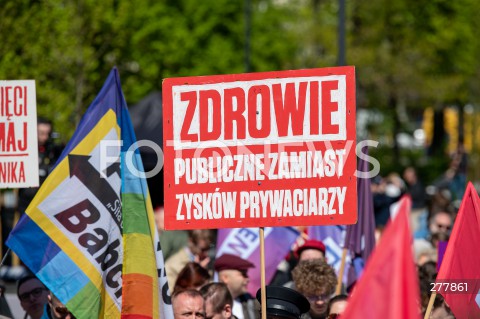  01.05.2023 WARSZAWA<br />
POCHOD PIERWSZOMAJOWY LEWICY I OPZZ<br />
GODNA PRACA GODNE ZYCIE<br />
N/Z UCZESTNICY ZGROMADZENIA<br />
FOT. MARCIN BANASZKIEWICZ/FOTONEWS 