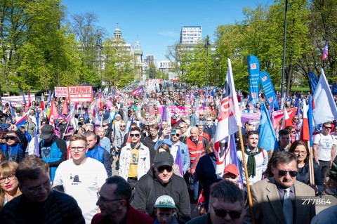  01.05.2023 WARSZAWA<br />
POCHOD PIERWSZOMAJOWY LEWICY I OPZZ<br />
GODNA PRACA GODNE ZYCIE<br />
N/Z UCZESTNICY ZGROMADZENIA<br />
FOT. MARCIN BANASZKIEWICZ/FOTONEWS 