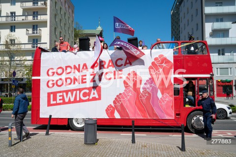  01.05.2023 WARSZAWA<br />
POCHOD PIERWSZOMAJOWY LEWICY I OPZZ<br />
GODNA PRACA GODNE ZYCIE<br />
N/Z AUTOBUS BANER LEWICA<br />
FOT. MARCIN BANASZKIEWICZ/FOTONEWS 