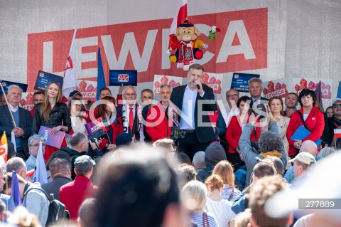  01.05.2023 WARSZAWA<br />
POCHOD PIERWSZOMAJOWY LEWICY I OPZZ<br />
GODNA PRACA GODNE ZYCIE<br />
N/Z ADRIAN ZANDBERG<br />
FOT. MARCIN BANASZKIEWICZ/FOTONEWS 