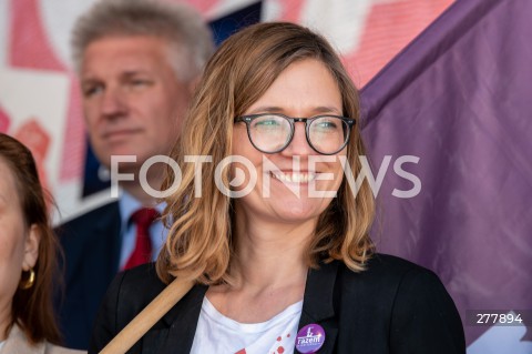  01.05.2023 WARSZAWA<br />
POCHOD PIERWSZOMAJOWY LEWICY I OPZZ<br />
GODNA PRACA GODNE ZYCIE<br />
N/Z MAGDALENA BIEJAT<br />
FOT. MARCIN BANASZKIEWICZ/FOTONEWS 