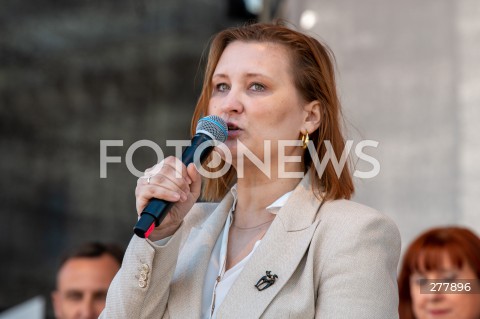  01.05.2023 WARSZAWA<br />
POCHOD PIERWSZOMAJOWY LEWICY I OPZZ<br />
GODNA PRACA GODNE ZYCIE<br />
N/Z PAULINA PIECHNA WIECKIEWICZ<br />
FOT. MARCIN BANASZKIEWICZ/FOTONEWS 