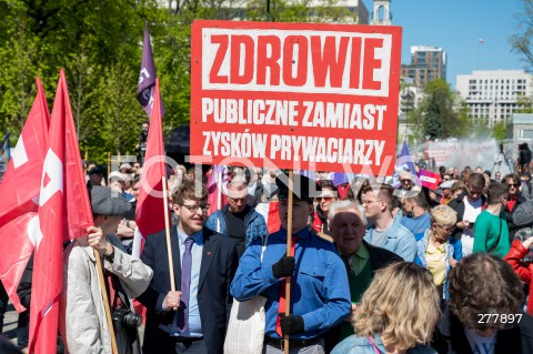  01.05.2023 WARSZAWA<br />
POCHOD PIERWSZOMAJOWY LEWICY I OPZZ<br />
GODNA PRACA GODNE ZYCIE<br />
N/Z UCZESTNICY ZGROMADZENIA<br />
FOT. MARCIN BANASZKIEWICZ/FOTONEWS 