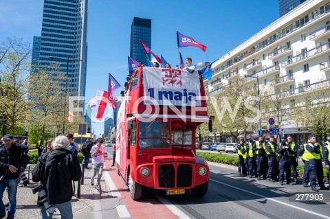  01.05.2023 WARSZAWA<br />
POCHOD PIERWSZOMAJOWY LEWICY I OPZZ<br />
GODNA PRACA GODNE ZYCIE<br />
N/Z UCZESTNICY ZGROMADZENIA<br />
FOT. MARCIN BANASZKIEWICZ/FOTONEWS 