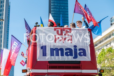  01.05.2023 WARSZAWA<br />
POCHOD PIERWSZOMAJOWY LEWICY I OPZZ<br />
GODNA PRACA GODNE ZYCIE<br />
N/Z UCZESTNICY ZGROMADZENIA<br />
FOT. MARCIN BANASZKIEWICZ/FOTONEWS 