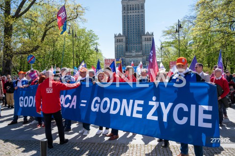  01.05.2023 WARSZAWA<br />
POCHOD PIERWSZOMAJOWY LEWICY I OPZZ<br />
GODNA PRACA GODNE ZYCIE<br />
N/Z UCZESTNICY ZGROMADZENIA<br />
FOT. MARCIN BANASZKIEWICZ/FOTONEWS 