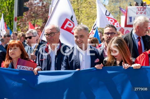 Pierwszomajowy marsz Lewicy i OPZZ w Warszawie