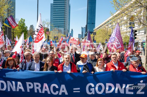  01.05.2023 WARSZAWA<br />
POCHOD PIERWSZOMAJOWY LEWICY I OPZZ<br />
GODNA PRACA GODNE ZYCIE<br />
N/Z UCZESTNICY ZGROMADZENIA<br />
FOT. MARCIN BANASZKIEWICZ/FOTONEWS 