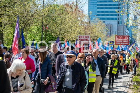  01.05.2023 WARSZAWA<br />
POCHOD PIERWSZOMAJOWY LEWICY I OPZZ<br />
GODNA PRACA GODNE ZYCIE<br />
N/Z UCZESTNICY ZGROMADZENIA<br />
FOT. MARCIN BANASZKIEWICZ/FOTONEWS 