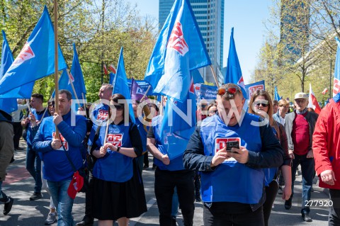  01.05.2023 WARSZAWA<br />
POCHOD PIERWSZOMAJOWY LEWICY I OPZZ<br />
GODNA PRACA GODNE ZYCIE<br />
N/Z UCZESTNICY ZGROMADZENIA<br />
FOT. MARCIN BANASZKIEWICZ/FOTONEWS 