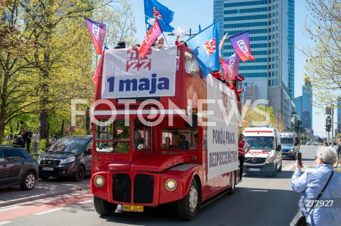  01.05.2023 WARSZAWA<br />
POCHOD PIERWSZOMAJOWY LEWICY I OPZZ<br />
GODNA PRACA GODNE ZYCIE<br />
N/Z UCZESTNICY ZGROMADZENIA<br />
FOT. MARCIN BANASZKIEWICZ/FOTONEWS 