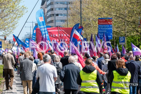  01.05.2023 WARSZAWA<br />
POCHOD PIERWSZOMAJOWY LEWICY I OPZZ<br />
GODNA PRACA GODNE ZYCIE<br />
N/Z UCZESTNICY ZGROMADZENIA<br />
FOT. MARCIN BANASZKIEWICZ/FOTONEWS 