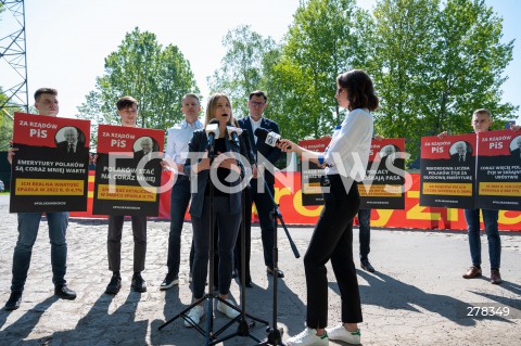  13.05.2023 WARSZAWA<br />
KONFERENCJA PRASOWA KLUBU PARLAMENTARNEGO KOALICJA OBYWATELSKA<br />
PIS = DROZYZNA<br />
N/Z ALEKSANDRA GAJEWSKA ARKADIUSZ MARCHEWKA KONRAD FRYSZTAK<br />
FOT. MARCIN BANASZKIEWICZ/FOTONEWS  