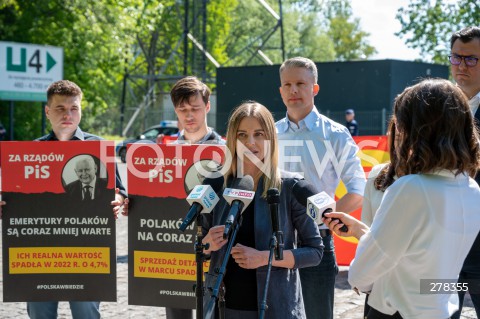 Konferencja prasowa klubu parlamentarnego Koalicja Obywatelska w Warszawie