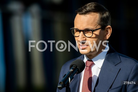  22.05.2023 GDYNIA<br />
WIZYTA PREMIERA MATEUSZA MORAWIECKIEGO W PORCIE MORSKIM W GDYNI<br />
KONFERENCJA NA TEMAT SWIATOWEGO RYNKU ZBOZA<br />
N/Z MATEUSZ MORAWIECKI<br />
 