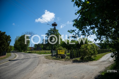  29.05.2023 SLAJSZEWO<br />
OKOLICA PLANOWANEJ ELEKTROWNI ATOMOWEJ W GMINIE CHOCZEWO<br />
N/Z BANER NIE DLA ATOMU W SLAJSZEWIE BOCIAN<br />
 