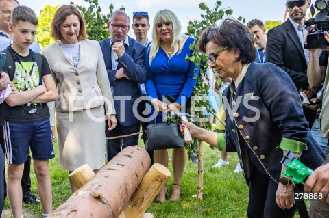  01.06.2023 RZESZOW <br />
DZIEN DZIECKA Z UDZIALEM MARSZALEK SEJMU ELZBIETY WITEK W RZESZOWIE <br />
N/Z ELZBIETA WITEK EWA LENIART GRAZYNA SZARAMA <br />
 