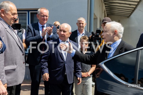  03.06.2023 PILZNO <br />
WIZYTA PREZESA PIS JAROSLAWA KACZYNSKIEGO NA PODKARPACIU <br />
WIZYTA W ZAKLADZIE MIESNYM TAURUS <br />
N/Z JAROSLAW KACZYNSKI STANISLAW JAROSZ ZDZISLAW PUPA <br />
 