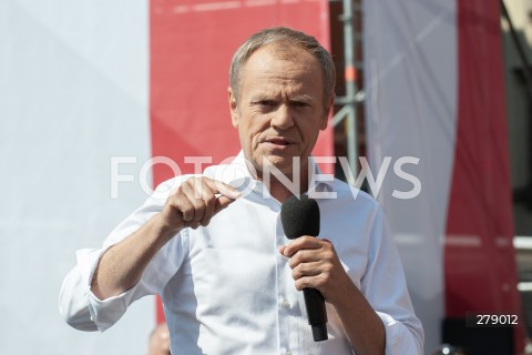  04.06.2023 WARSZAWA<br />
MARSZ 4 CZERWCA<br />
N/Z DONALD TUSK<br />
 