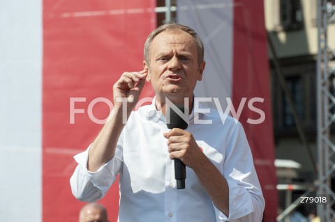  04.06.2023 WARSZAWA<br />
MARSZ 4 CZERWCA<br />
N/Z DONALD TUSK<br />
 