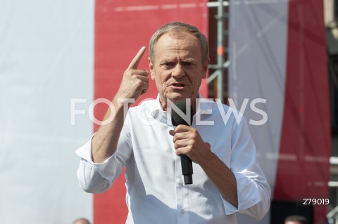  04.06.2023 WARSZAWA<br />
MARSZ 4 CZERWCA<br />
N/Z DONALD TUSK<br />
 