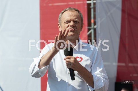  04.06.2023 WARSZAWA<br />
MARSZ 4 CZERWCA<br />
N/Z DONALD TUSK<br />
 