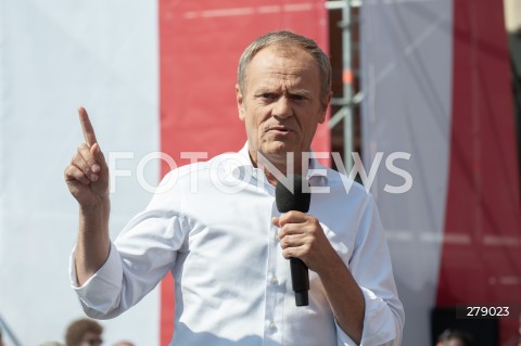  04.06.2023 WARSZAWA<br />
MARSZ 4 CZERWCA<br />
N/Z DONALD TUSK<br />
 