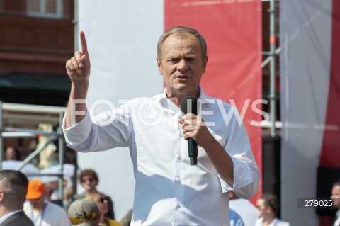  04.06.2023 WARSZAWA<br />
MARSZ 4 CZERWCA<br />
N/Z DONALD TUSK<br />
 