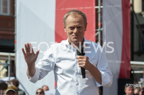  04.06.2023 WARSZAWA<br />
MARSZ 4 CZERWCA<br />
N/Z DONALD TUSK<br />
 