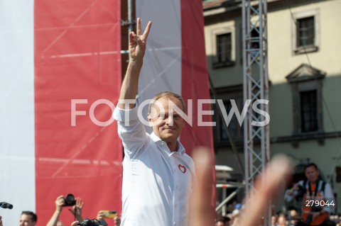  04.06.2023 WARSZAWA<br />
MARSZ 4 CZERWCA<br />
N/Z DONALD TUSK<br />
 