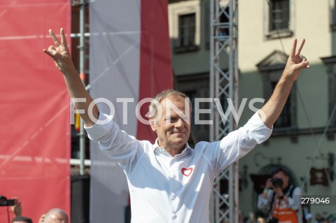  04.06.2023 WARSZAWA<br />
MARSZ 4 CZERWCA<br />
N/Z DONALD TUSK<br />
 