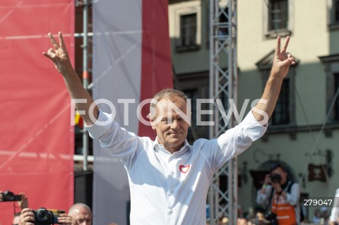  04.06.2023 WARSZAWA<br />
MARSZ 4 CZERWCA<br />
N/Z DONALD TUSK<br />
 