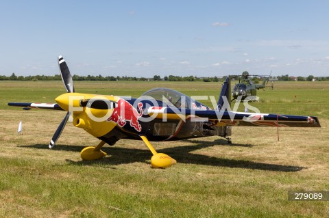  04.06.2023 SWIDNIK <br />
POKAZY LOTNICZE III SWIDNIK AIR FESTIVAL <br />
N/Z SAMOLOT AKROBACYJNY EDGE 540T RED BULL AIR RACE <br />
 