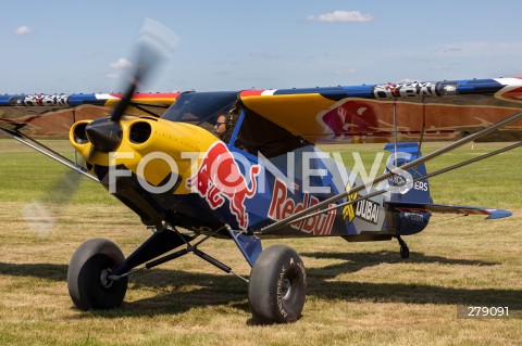  04.06.2023 SWIDNIK <br />
POKAZY LOTNICZE III SWIDNIK AIR FESTIVAL <br />
N/Z SAMOLOT CARBON CUB RED BULL AIR RACE <br />
 