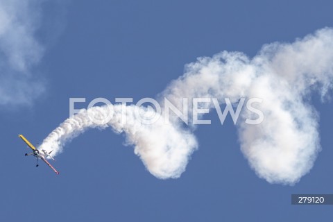  04.06.2023 SWIDNIK <br />
POKAZY LOTNICZE III SWIDNIK AIR FESTIVAL <br />
N/Z SAMOLOT AKROBACYJNY SUKHOI SU-31 - PILOT JURGIS KAIRYS <br />
 