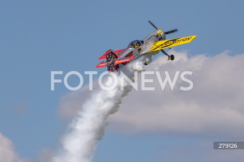  04.06.2023 SWIDNIK <br />
POKAZY LOTNICZE III SWIDNIK AIR FESTIVAL <br />
N/Z SAMOLOT AKROBACYJNY SUKHOI SU-31 - PILOT JURGIS KAIRYS <br />
 