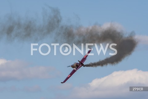  04.06.2023 SWIDNIK <br />
POKAZY LOTNICZE III SWIDNIK AIR FESTIVAL <br />
N/Z SYMULACJA WALKI POWIETRZNEJ SAMOLOT DYM<br />
 