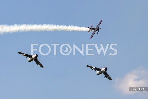  04.06.2023 SWIDNIK <br />
POKAZY LOTNICZE III SWIDNIK AIR FESTIVAL <br />
N/Z SAMOLOTY LIM-2 MIG-15 I SAMOLOT AKROBACYJNY GAMEBIRD GB1 - PILOT ARTUR KIELAK <br />
 