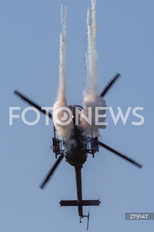  04.06.2023 SWIDNIK <br />
POKAZY LOTNICZE III SWIDNIK AIR FESTIVAL <br />
N/Z SMIGLOWIEC HELIKOPTER BOLKOW BO-105<br />
 